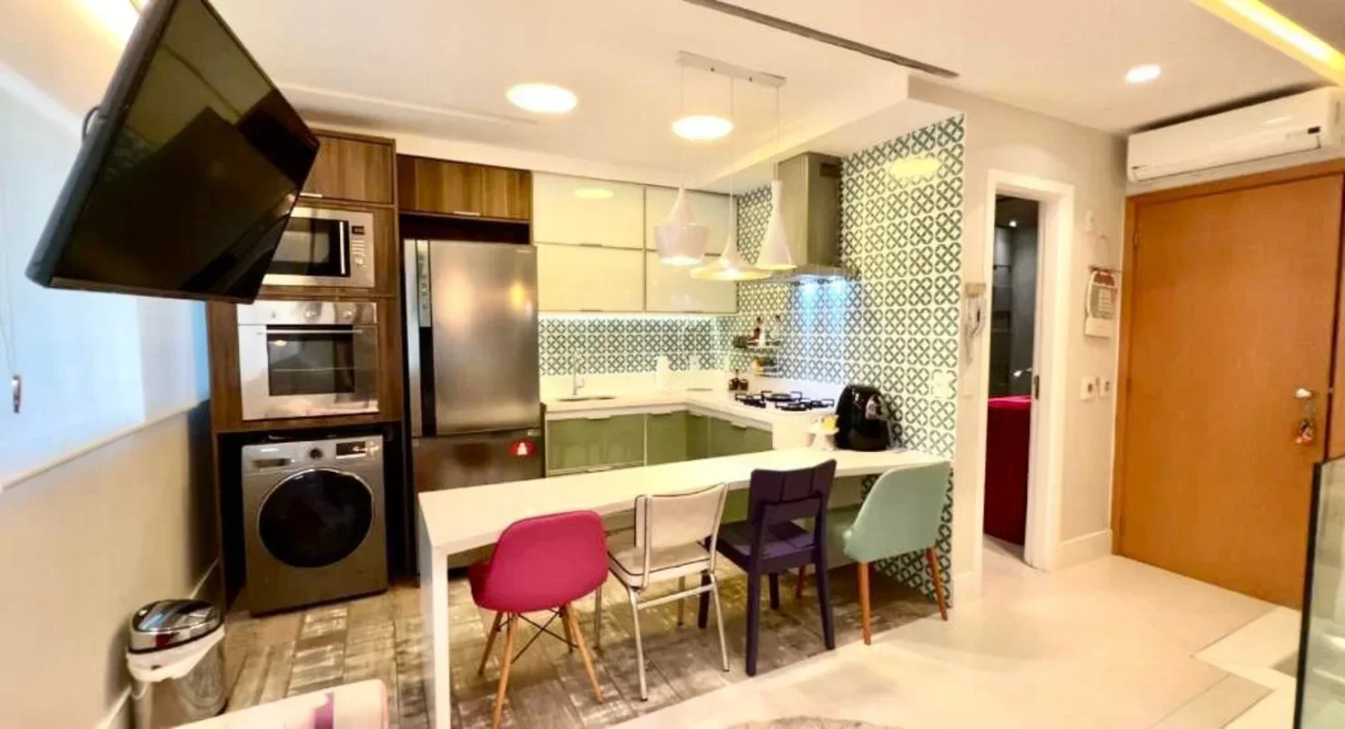 Julisce Alencar Assessoria Imobiliária vende...Apartamento duplex, localizado na...