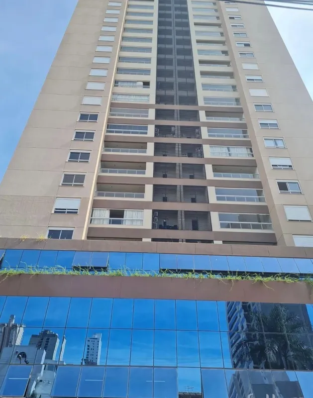 Apartamento de 64 m2 com armários , ar condicionado suíte e sala ,cozinha com co...