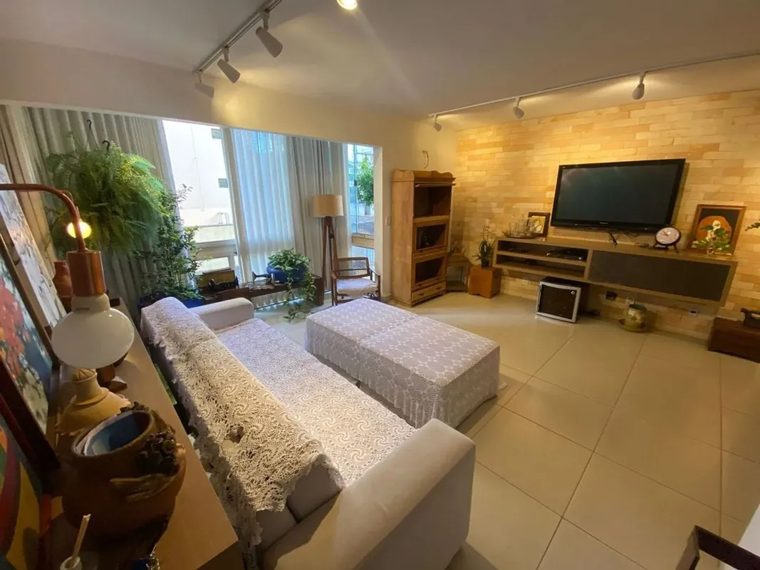 Apartamento no SETOR BUENO, a 150m do parque vaca brava e do Shopping Buena Vist...