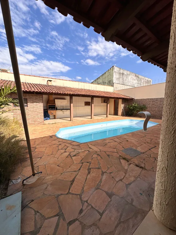 Casa à venda no Jardim Presidente.Excelente casa com 3 quartos sendo 1 suíte com...
