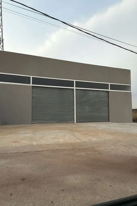 Galpão 400 m² atrás do Alphaville Goiás – Novo e super versátilGalpão com 400 m²...