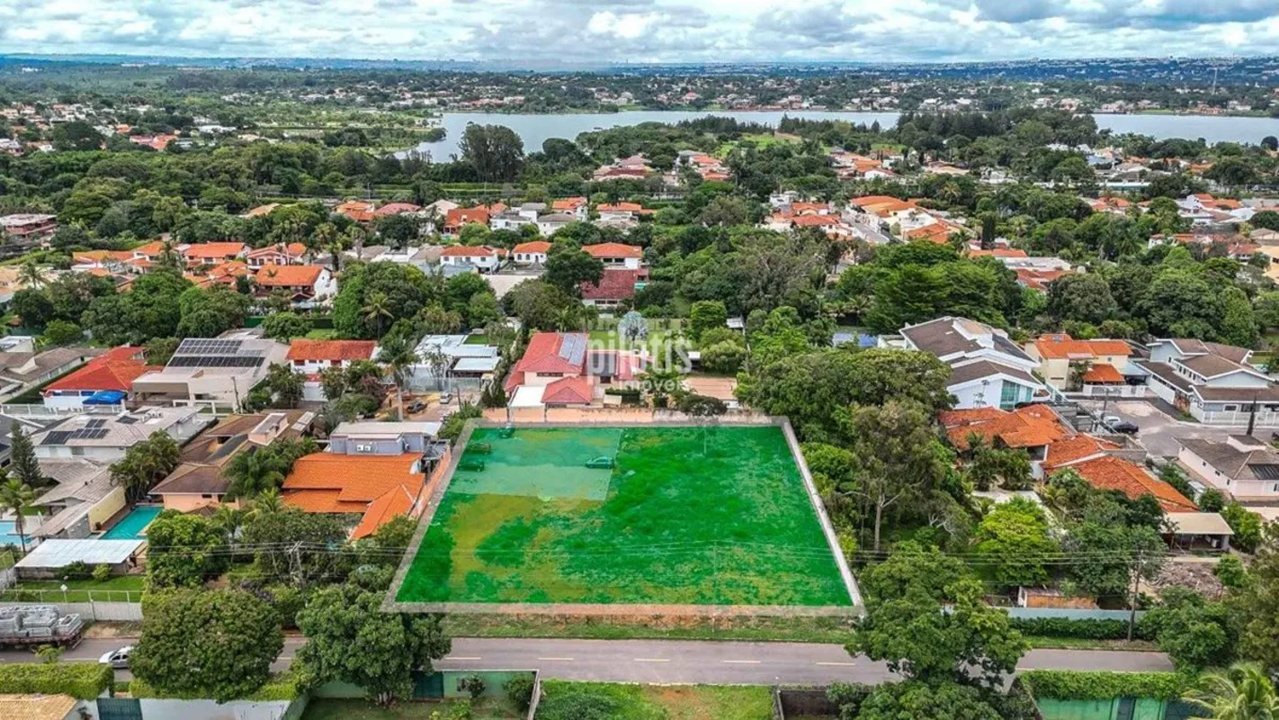 Oportunidade rara em uma das localizações mais valorizadas da região!Situado em ...