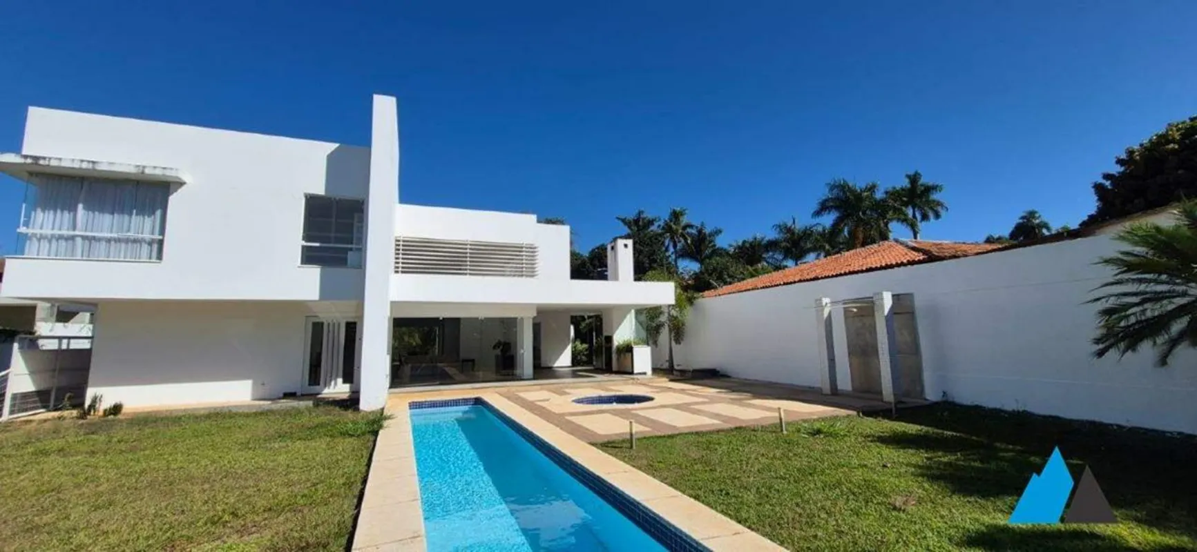 Casa no condomínio residencial Porto Seguro, com 450 m² de área interna distribu...