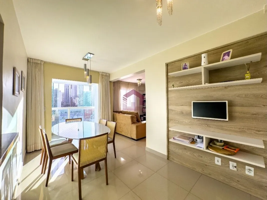 Fernandes & Coelho Imóveis vende um aconchegante apartamento de 89m² no Top Life...