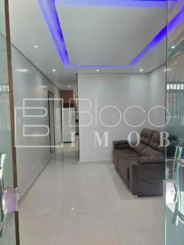 VENDO Excelente casa na Quadra 403 do Recanto das Emas com 2 quartos sendo 1 suí...