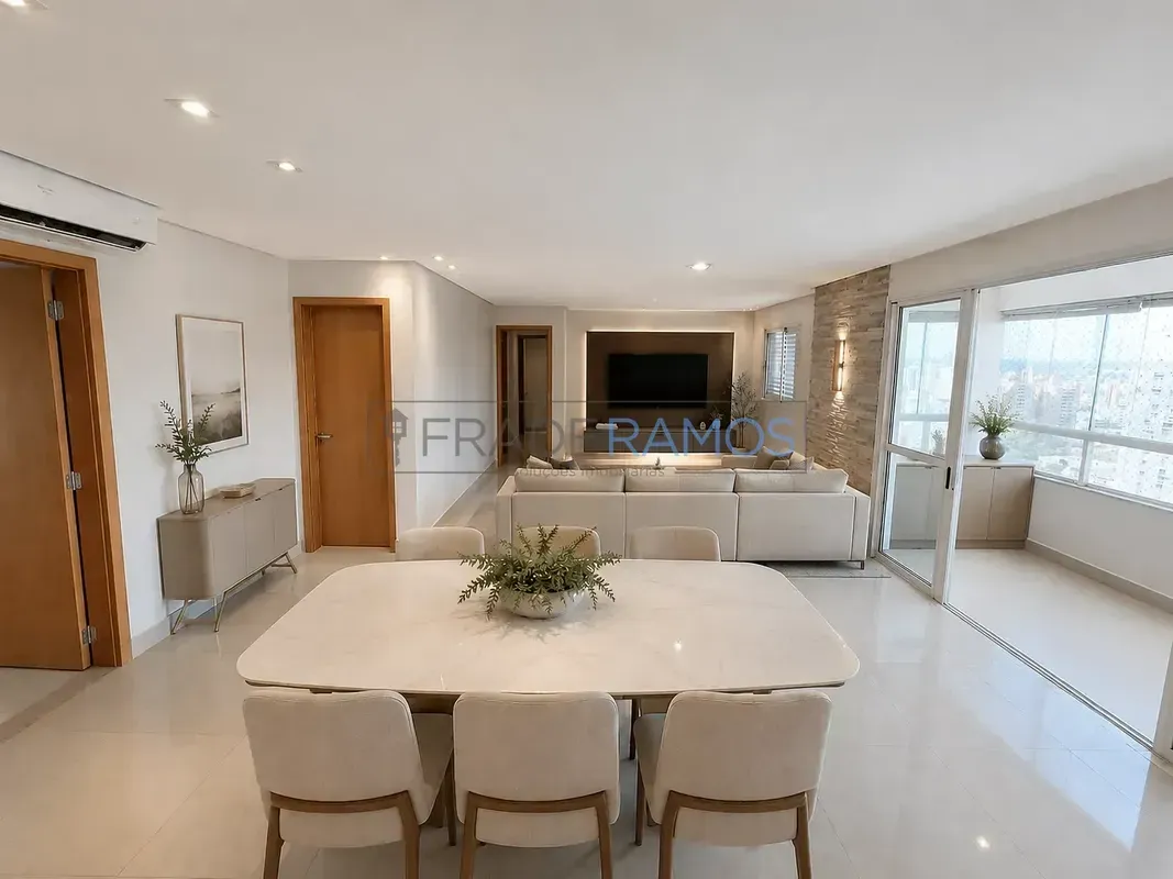 Apartamento no Setor Bueno, em Goiânia, com 125 m², localizado em andar alto e c...