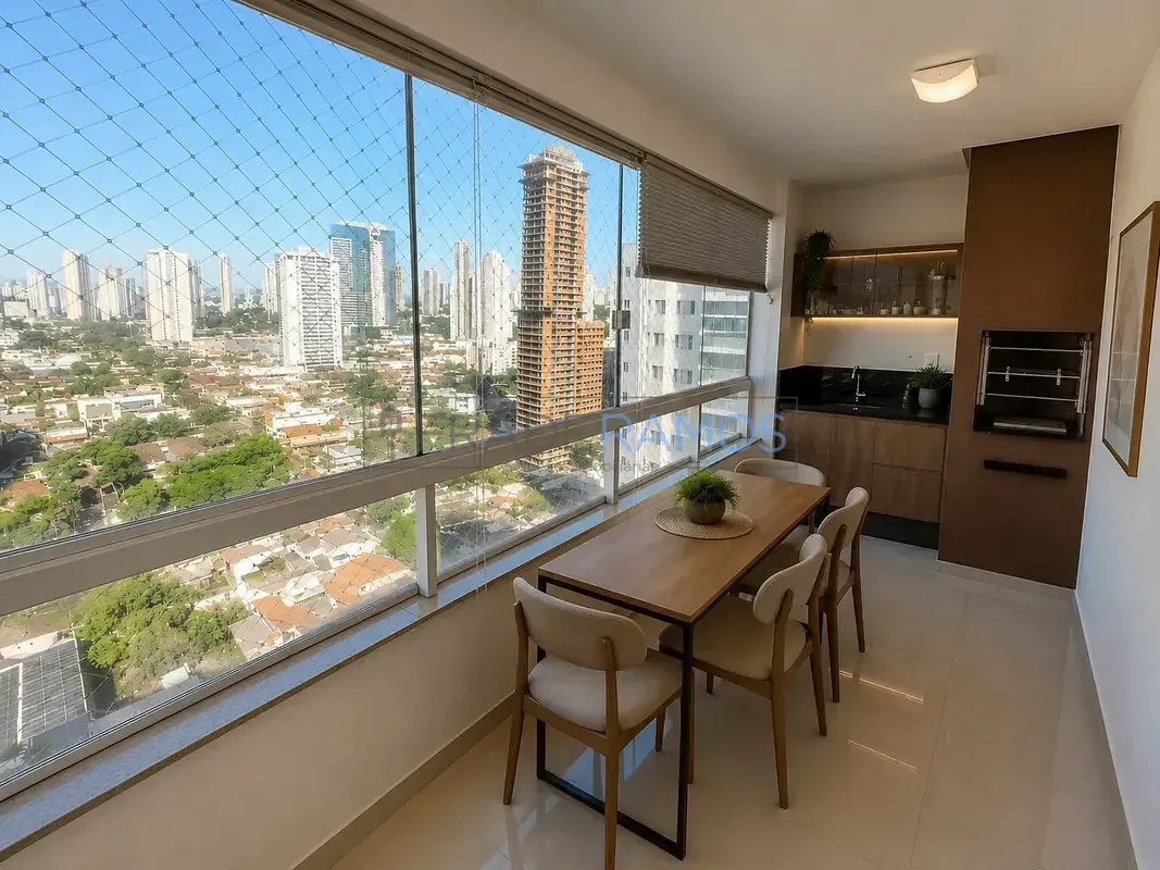 Apartamento no Setor Bueno, em Goiânia, com 125 m², localizado em andar alto e c...