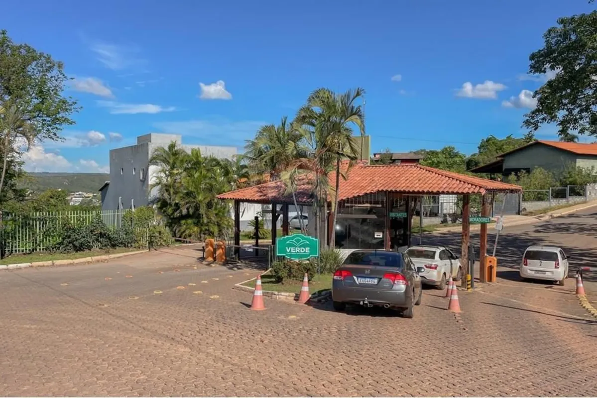 Dois terrenos à venda em condomínio fechado Jardim Botânico 990m²Lado a lado, co...