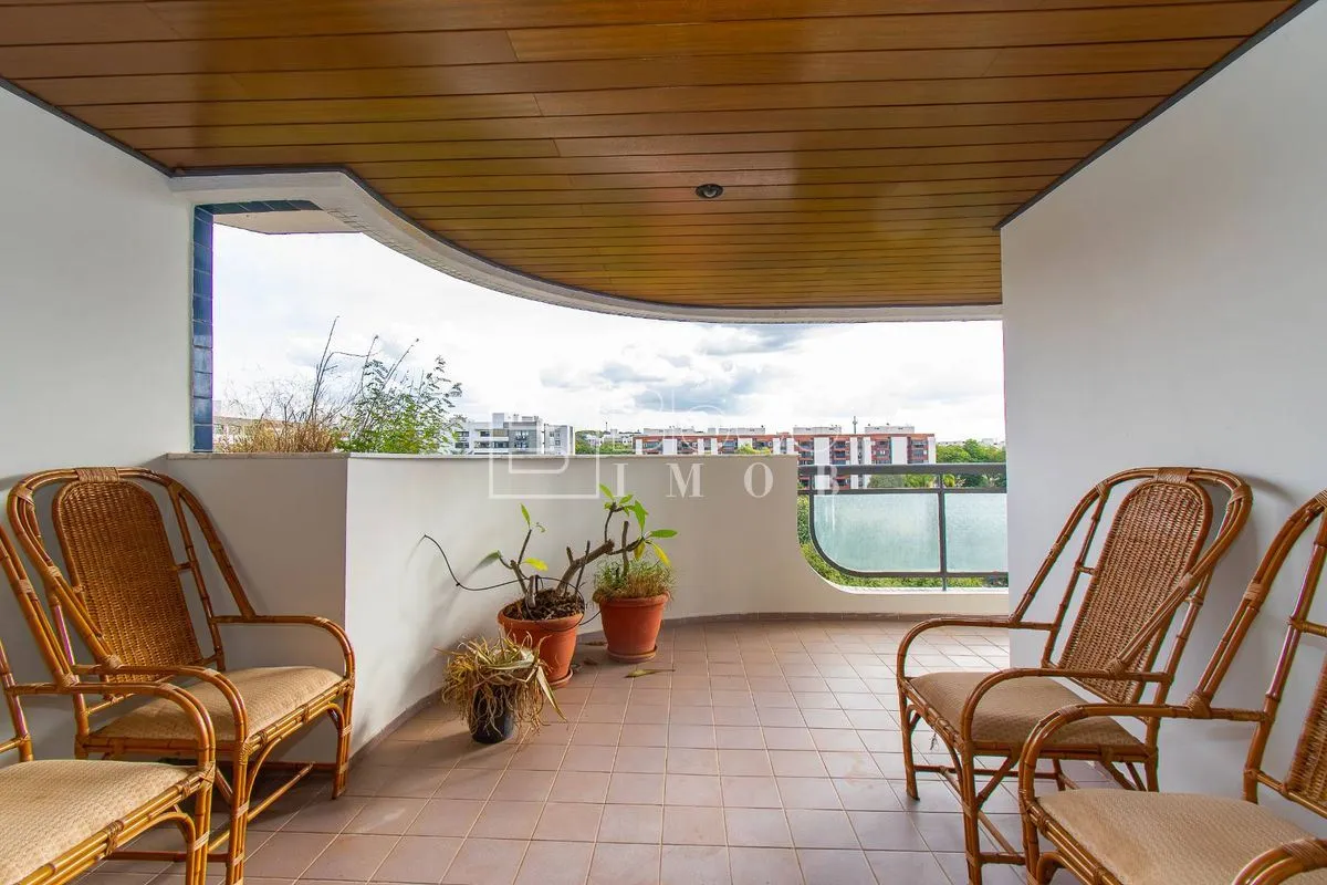 Uma cobertura para chamar de sua pertinho do Parque Olhos D´agua.São 245 m² com ...