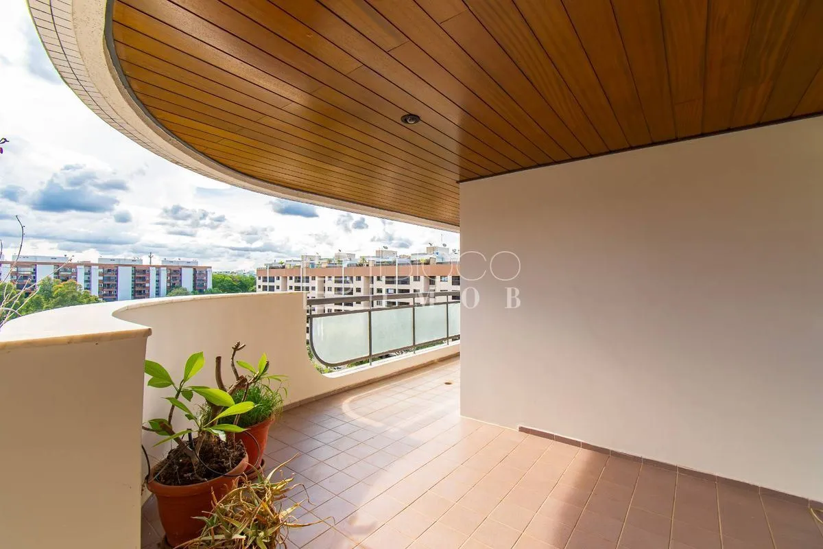 Uma cobertura para chamar de sua pertinho do parque olhos d´agua.São 245 metros ...