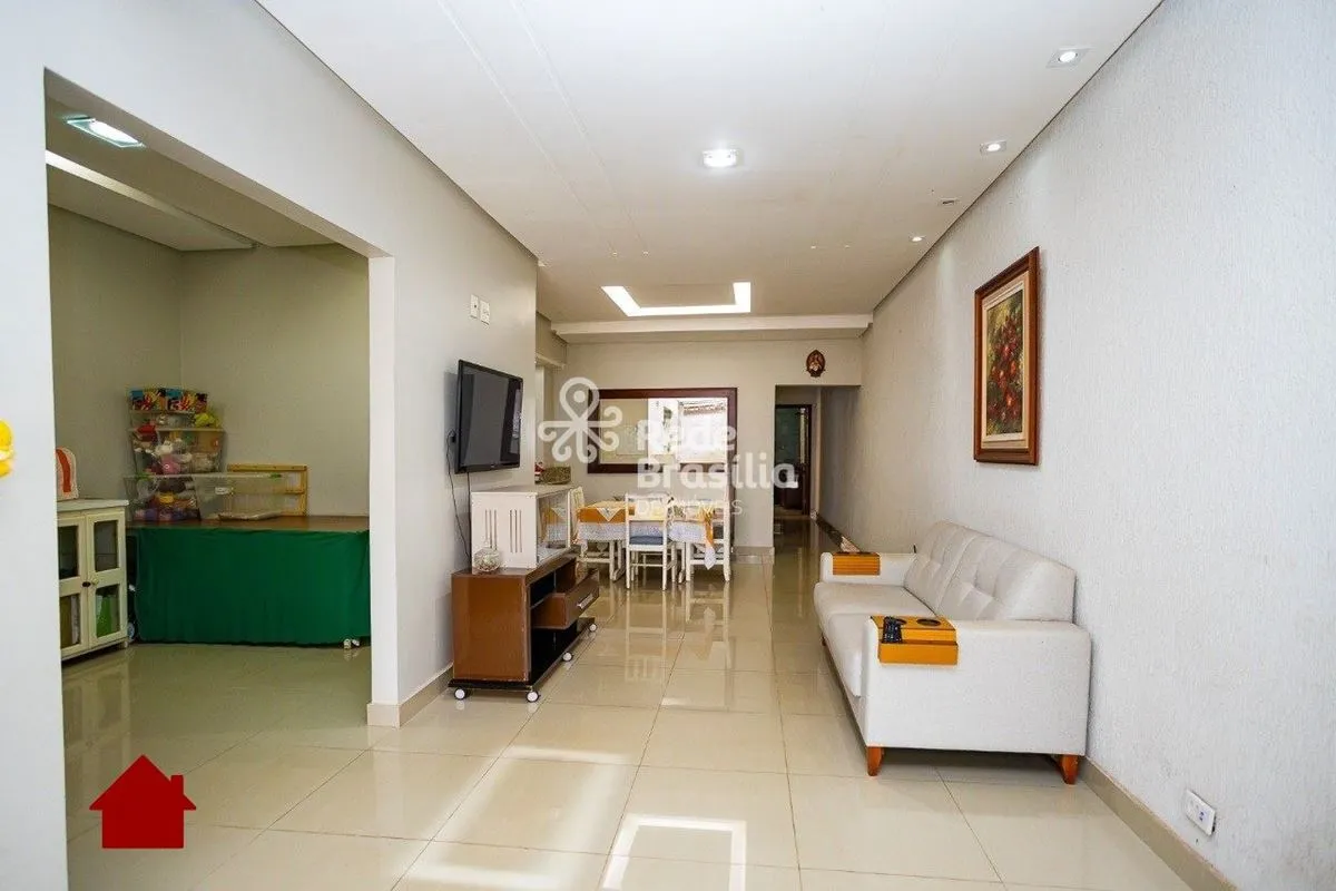 2ª Avenida | Casa Térrea - 3 Quartos sendo 1 Suíte - Reformada - Núcleo Bandeira...