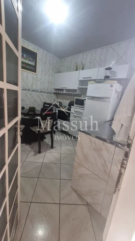 MASSUH IMÓVEIS VENDE:CASA - 2 QUARTOS - 1 BANHEIRO - VAGA DE GARAGEMCASA:- 2 QUA...