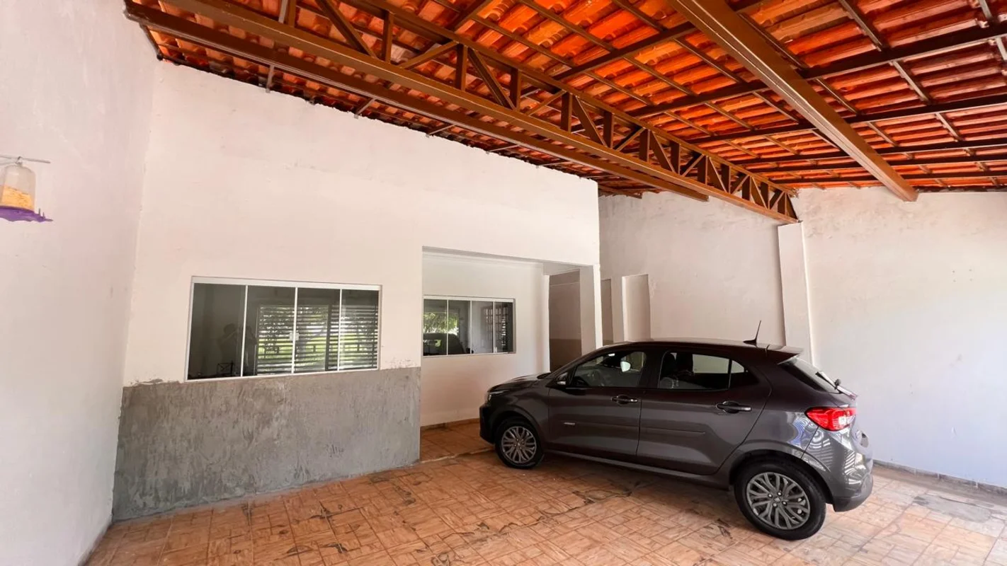 Casa funcional a venda no Riacho fundo 2, excelente localização com a frente liv...