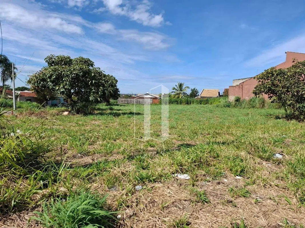 Para criar uma descrição vendedora para o seu anúncio, aqui está um texto focado...