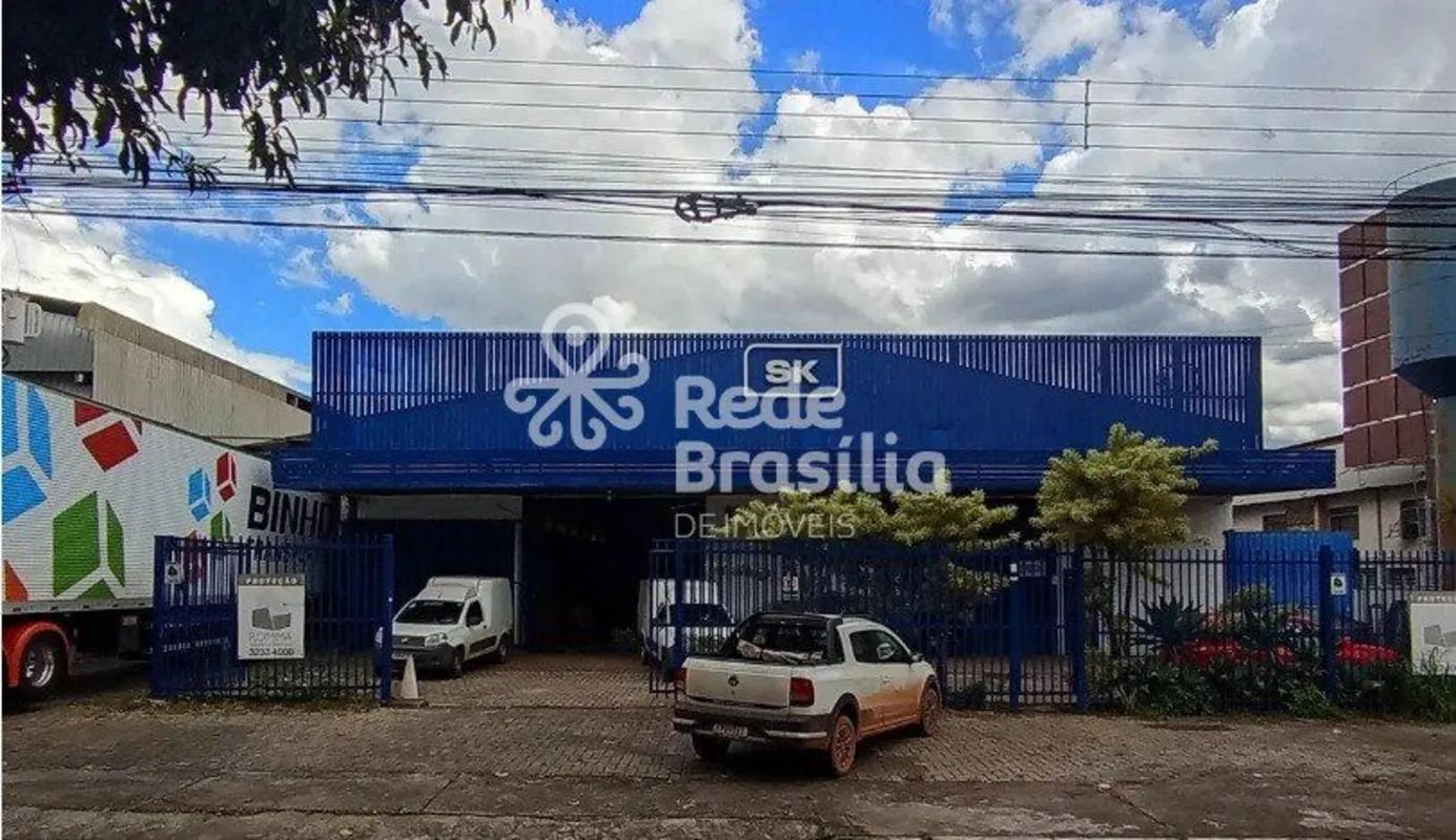Galpão comercial com excelente estrutura, contando com aproximadamente 1.600 m² ...