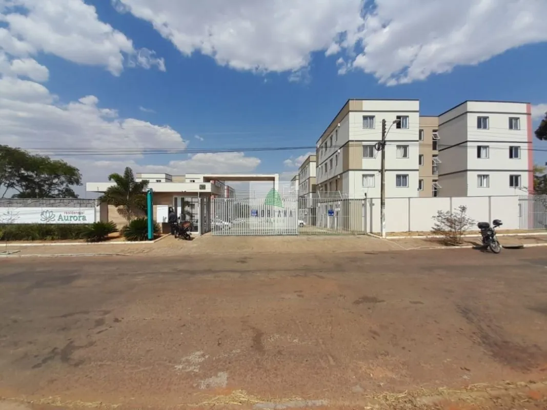 Apartamento no Residencial Aurora, com:- 02 quartos;- Banheiro social;- Sala;- C...