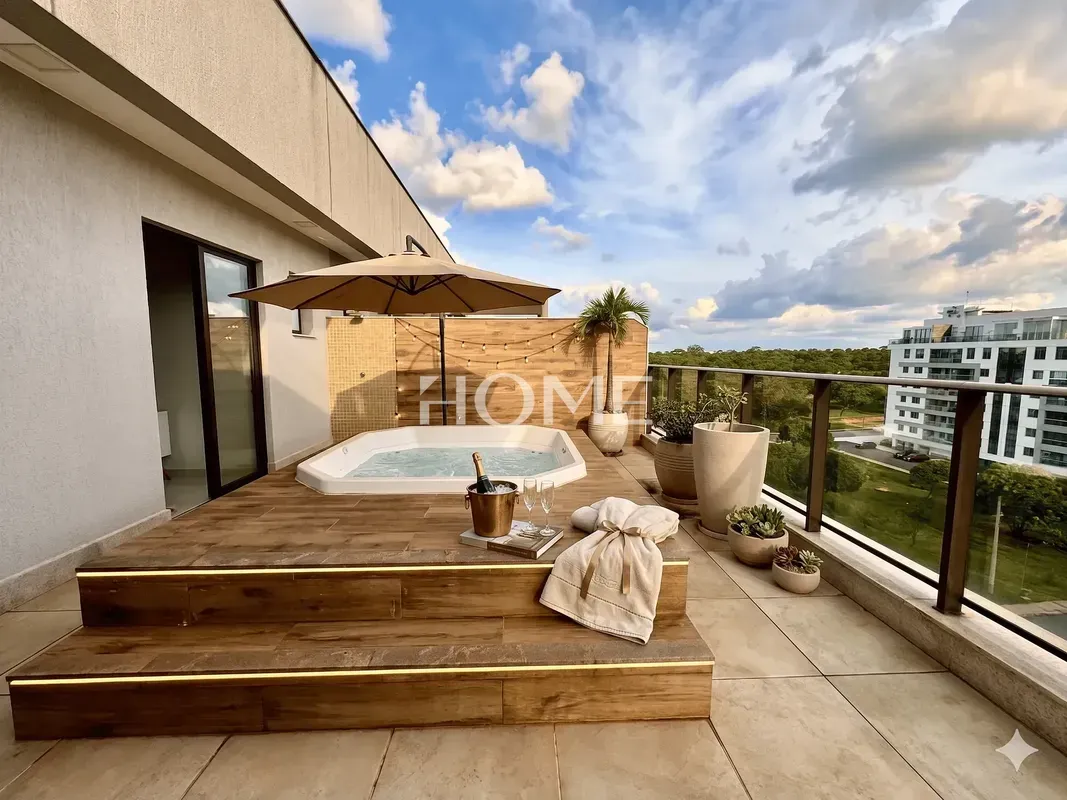 HOME VENDE COM EXCLUSIVIDADE:COBERTURA DUPLEX REFORMADA COM VISTA LIVRE PARA O P...