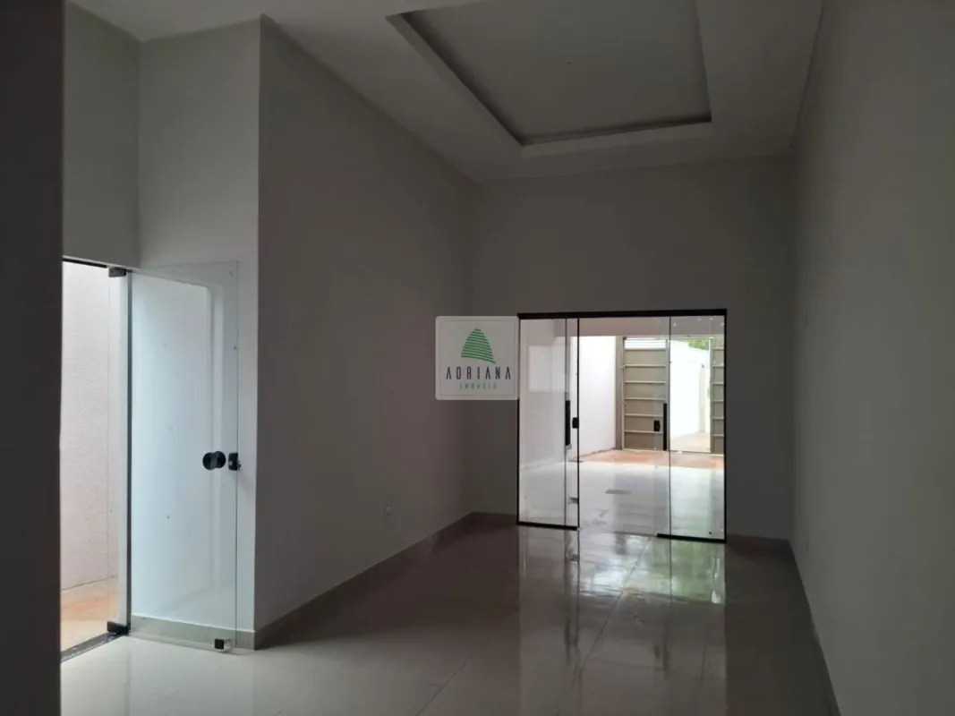 2 quartos , sala , banheiro social, cozinha, área de serviços, 1 vaga de garagem...