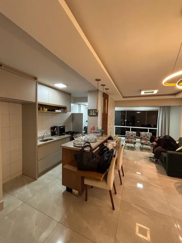 Apartamento 3 quartos – Reformado e alto padrão – Parque AmazôniaApartamento com...