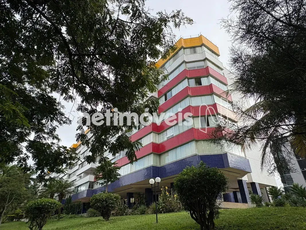 Apartamento com uma área de 181m² - Uma reforma de alto padrão. Salão amplo com ...