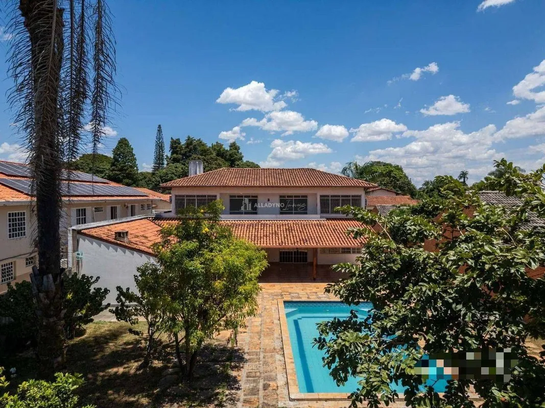 Casa com 4 Quartos – SHIS QL 2 Conjunto 2 – Lago Sul Localizada em uma das regiõ...