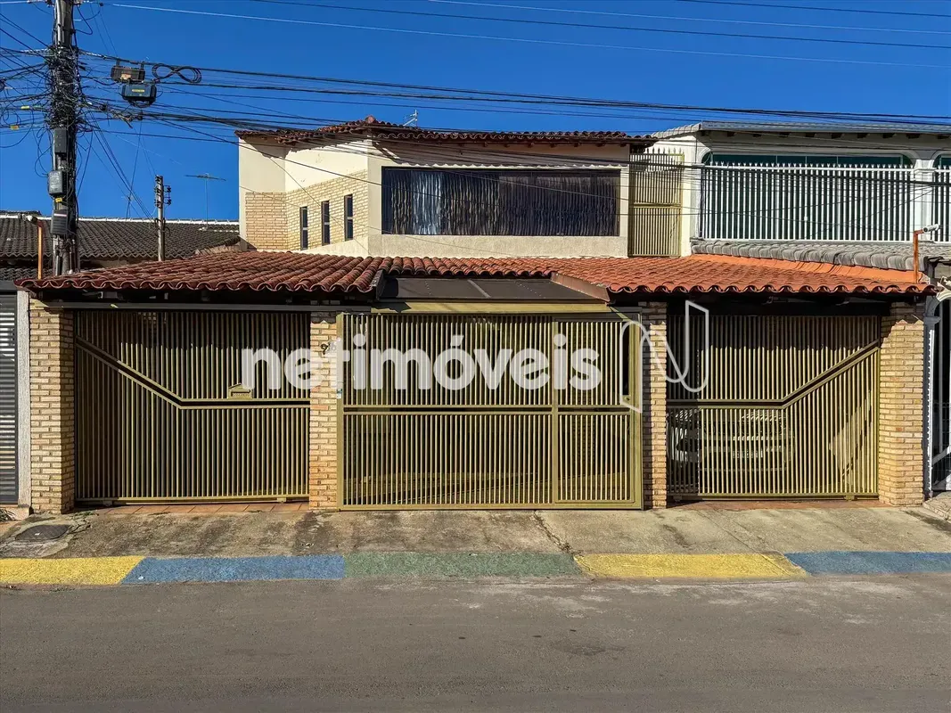 Se você busca uma casa que combine amplitude, uma localização privilegiada e amb...