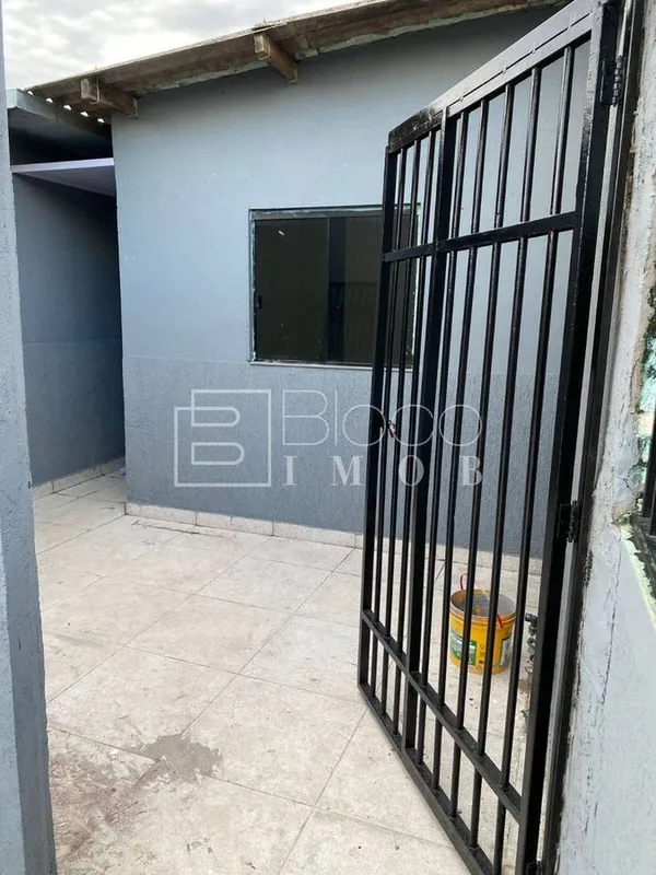 VENDO Excelente lote com 3 kitnets na QR 417 de Samambaia OPORTUNIDADE PARA INVE...