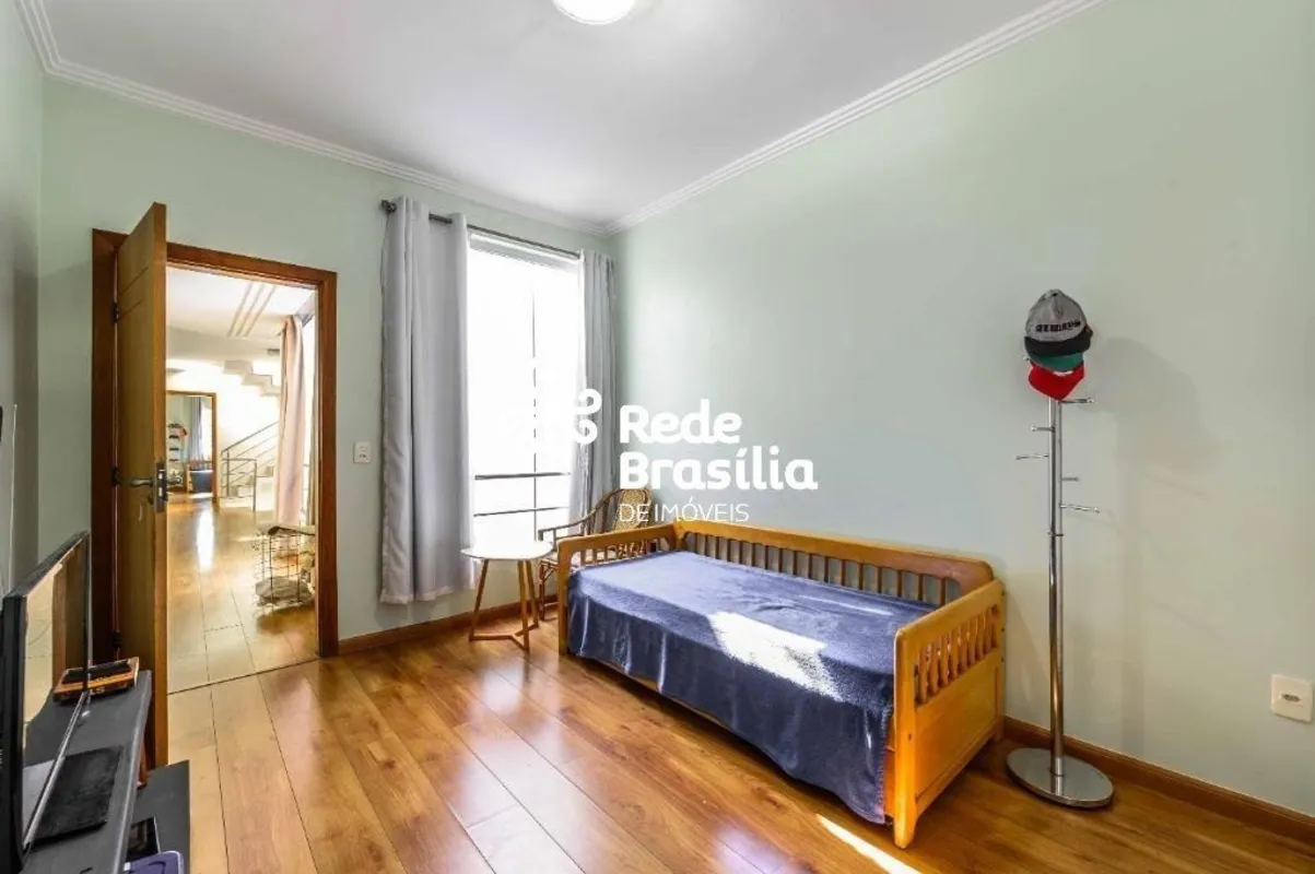 CASA AQUI NA SHIGS 704 - Asa Sul Excelente casa, ideal para quem valoriza confor...