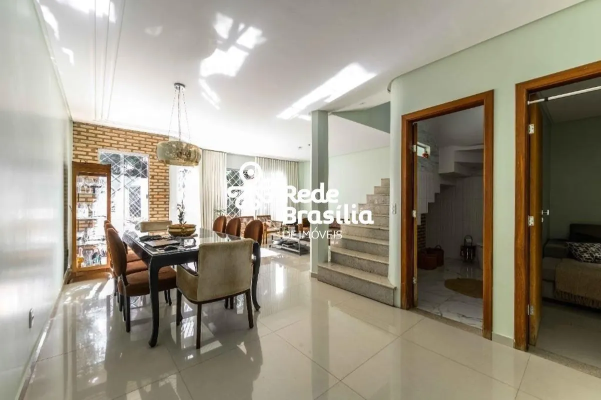 CASA AQUI NA SHIGS 704 - Asa Sul Excelente casa, ideal para quem valoriza confor...