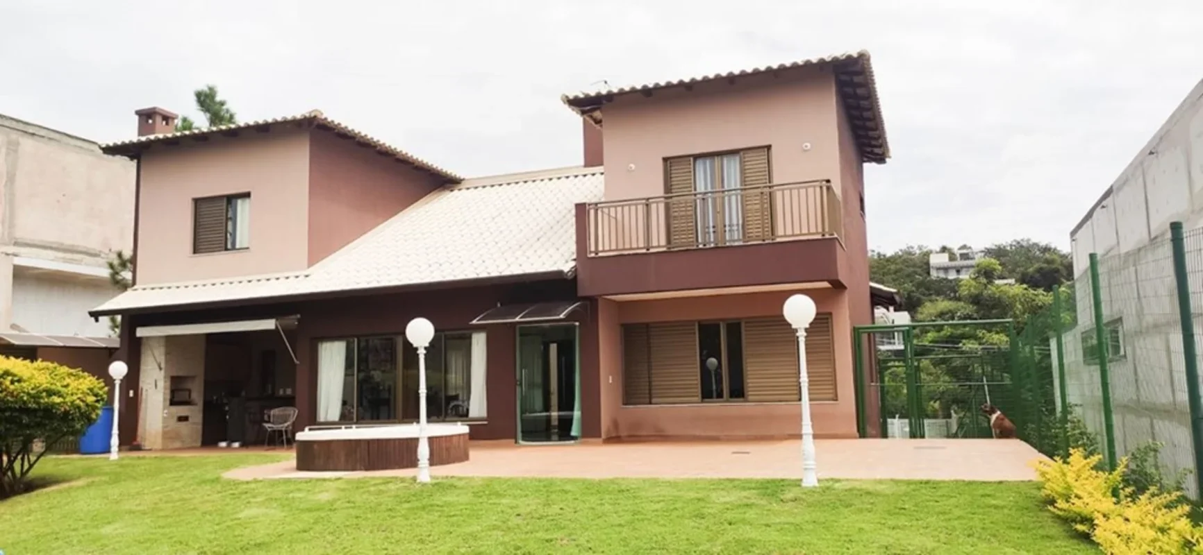 Julisce Alencar Assessoria Imobiliária vende...Casa localizada na parte alta do ...