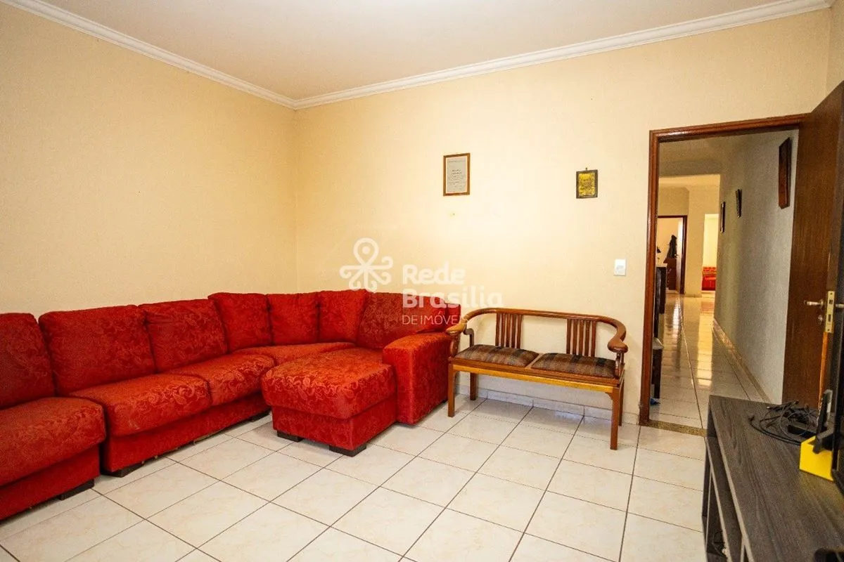 Rua 12 | Vicente PiresCasa ampla e bem localizada, ideal para famílias grandes, ...