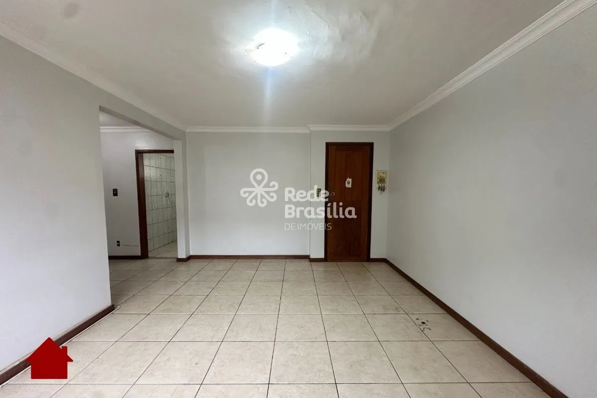 SHCES 301 - Cruzeiro NovoApartamento localizado no Cruzeiro Novo, 2o andar, vira...