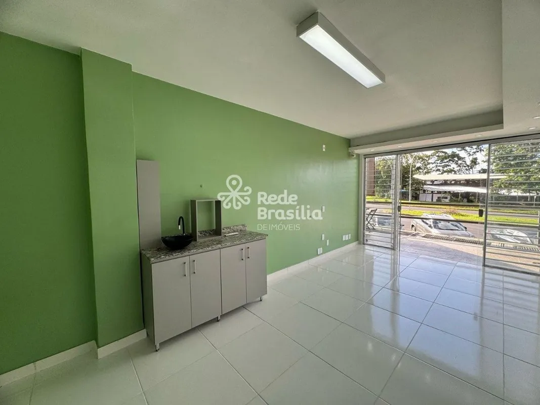 CLN 316 BLOCO B - ED. NATHALIA CENTERLoja comercial em vão livre, de frente e re...