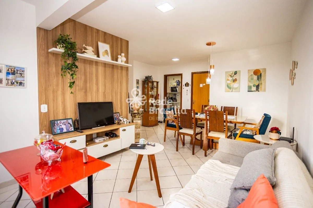 Residencial Petrópolis - Sobradinho Elevador e vaga de garagem.Apartamento de ca...