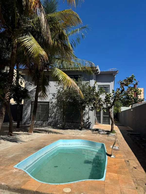 Sobrado na Rua C- 143, Jardim América, Goiânia GOCom localização privilegiada e ...