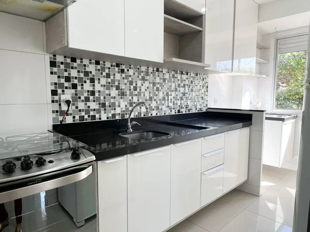 Julisce Alencar Assessoria Imobiliária vende...Apartamento localizado na SHMA QC...