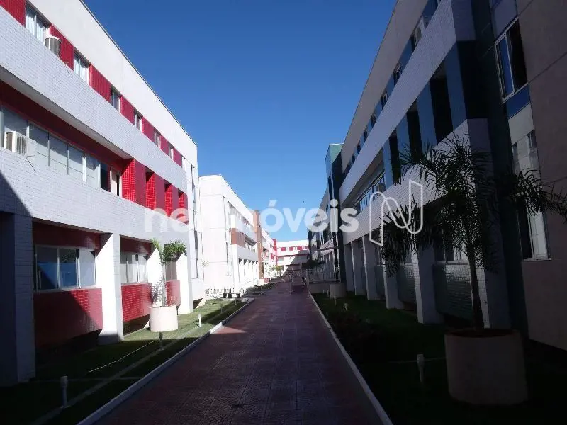 Composto de ambientes agregados, s/ divisórias p/ sala, copa, quarto e banheiro....