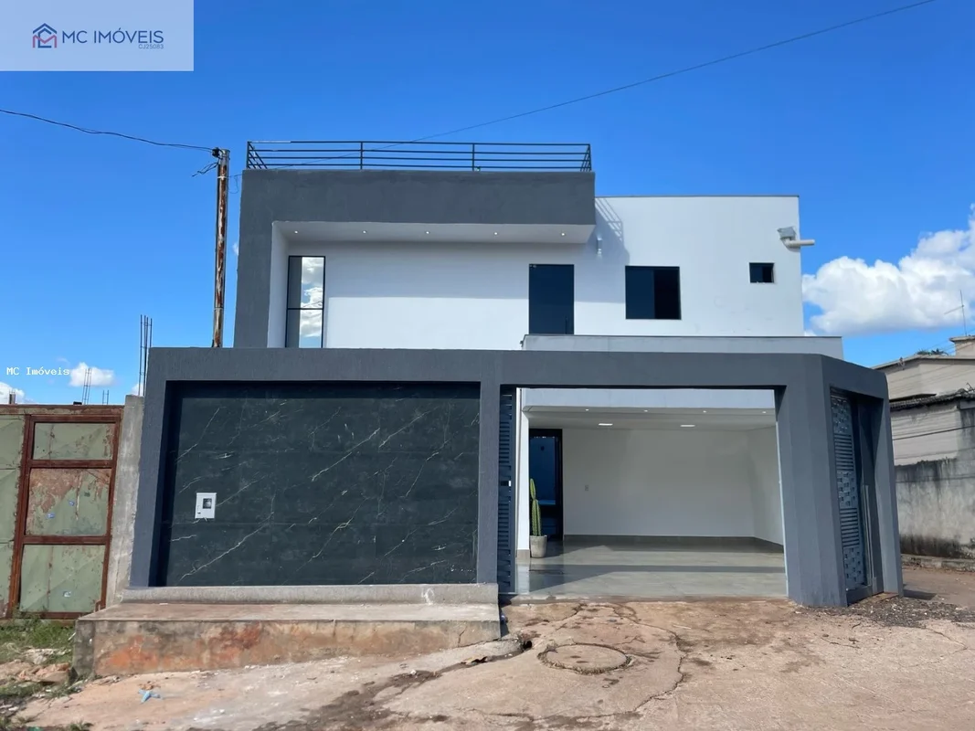 Casa à Venda na QSC 19, Chácara 27 | 4 Quartos | 3 Suítes | Piscina | Lote de 45...