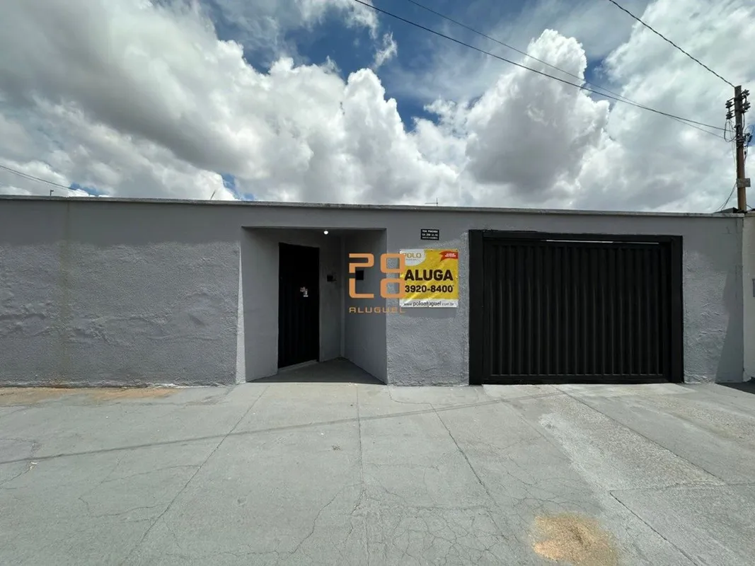 Casa com 3 quartos para alugar no Parque Amazônia, com 192 m². Possui 1 suíte, 2...