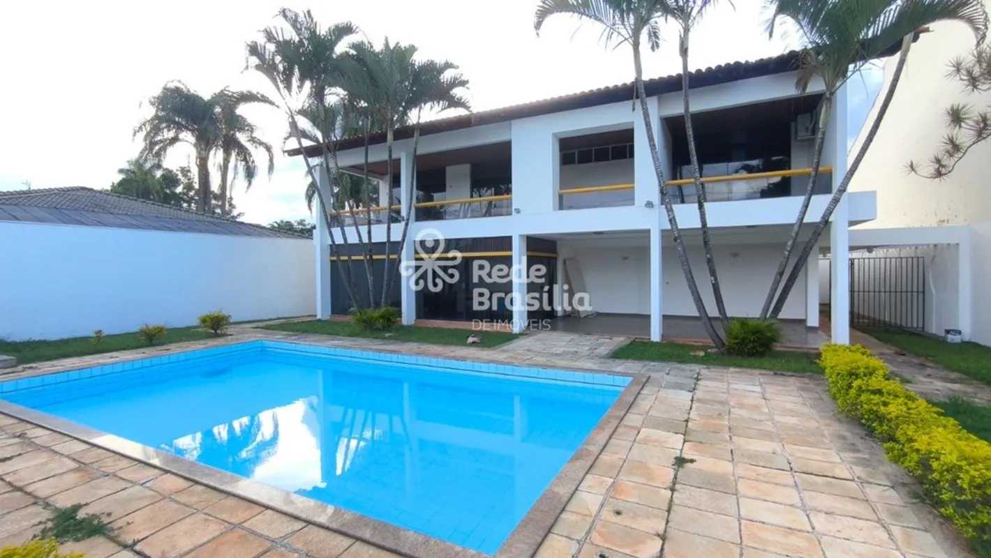 SHIS QI 03 CONJUNTO 10 CASA 13DESTAQUES: Localização privilegiada, próxima a Pon...