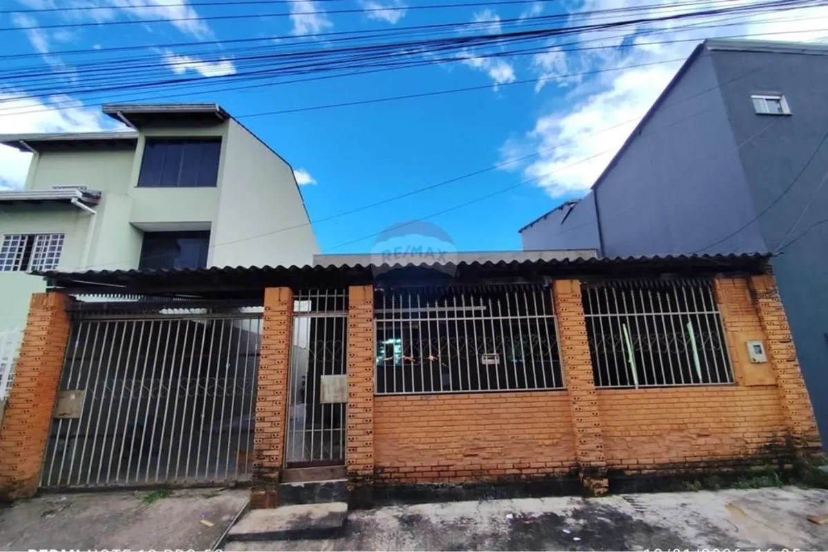 Casa à Venda na Quadra 202 Recanto das Emas | Próximo à UPAExcelente oportunidad...