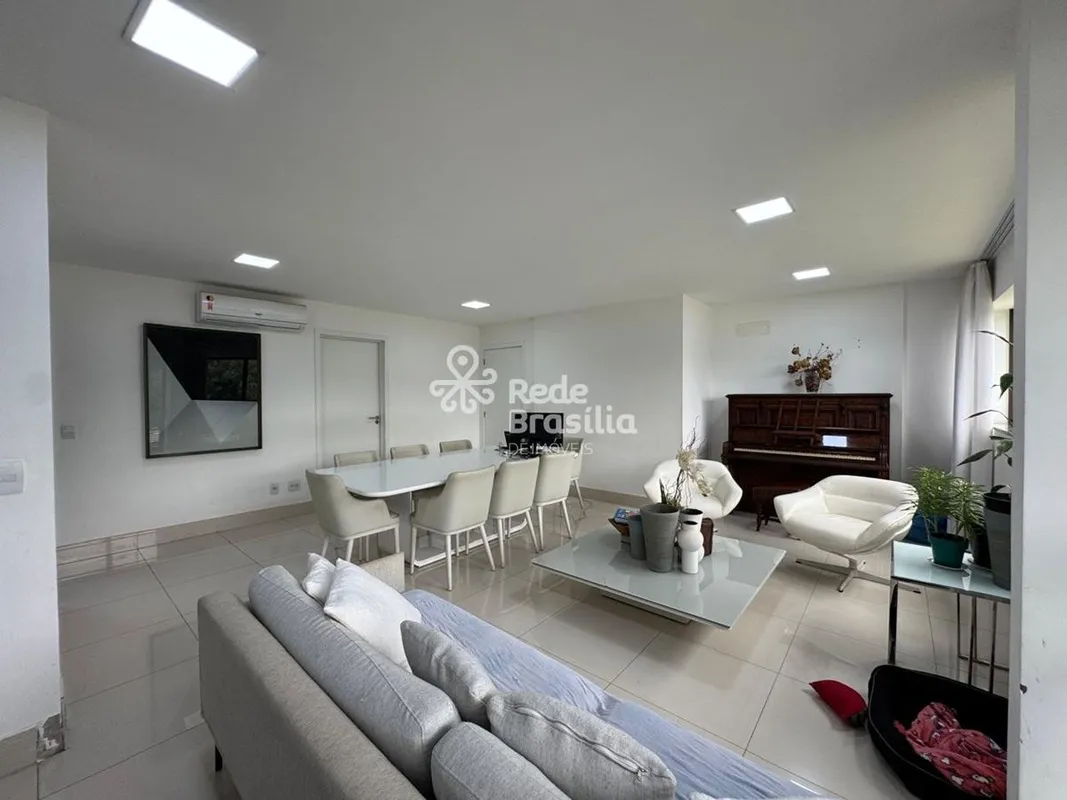 Lindo apartamento à venda na 208 Norte Conforto, espaço e excelente localizaçãoA...