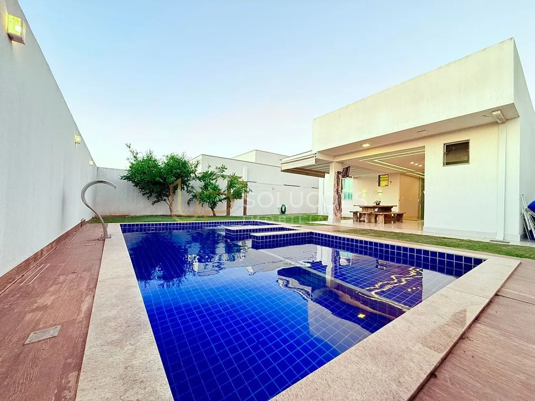 3 Suítes | 4 Vagas | Armários Planejados | Piscina | Terreno: 504m² | Construção...