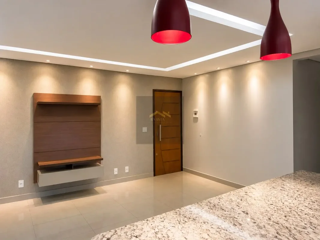 Batista Soluções Imobiliárias vende excelente apartamento na Rua 04 de Vicente P...