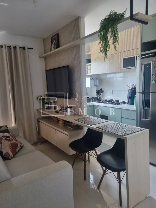 Apartamento de 2 quartos, 50m², com porcelanato, móveis planejados e varanda.Imó...