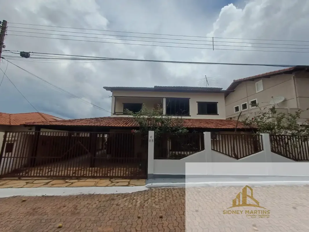 Excelente casa sobrado com 05 quartos sendo 3 suítes, no Condomínio Jardim Botân...