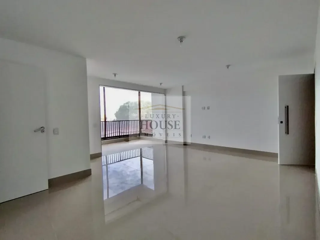 Descubra o conforto e a praticidade de morar no QI 33, Guara II, Brasília, DF. E...