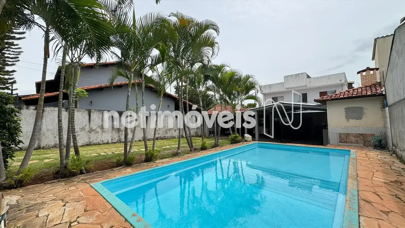 MANSÕES CALIFÓRNIA – JARDIM BOTÂNICO Residência que convida ao convívio desde a ...