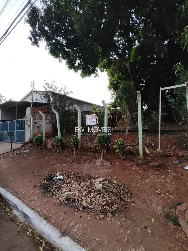 Terreno pronto para construir, seja uso comercial ou residencial. Localizado na ...