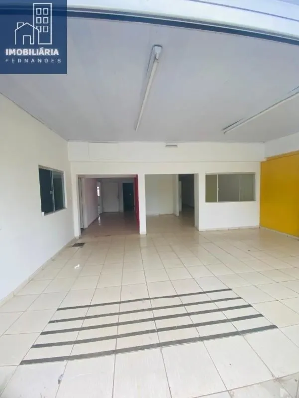 IMOBILIÁRIA FERNANDES aluga excelente loja na Quadra 03 do Setor Sul, fica na av...